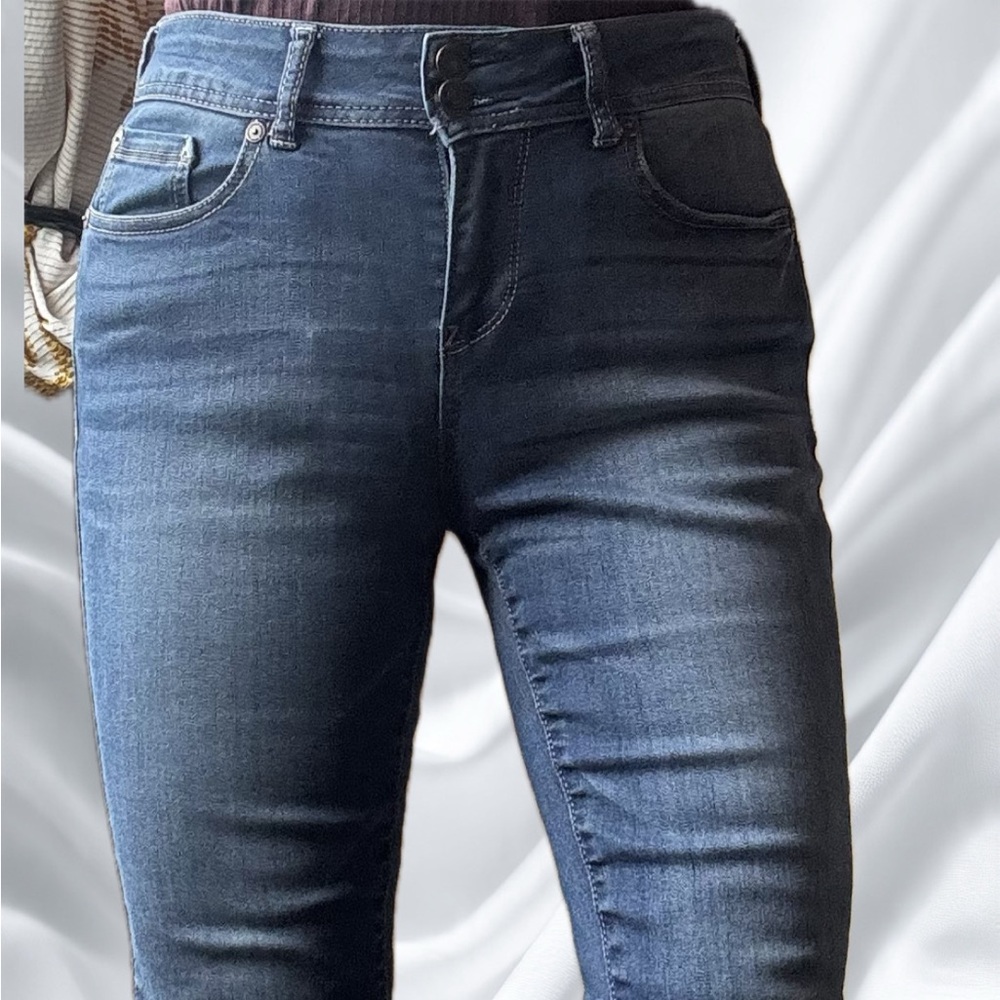 Wallflower Women's Dark Blue Skinny Jeans Size 7, 28x27